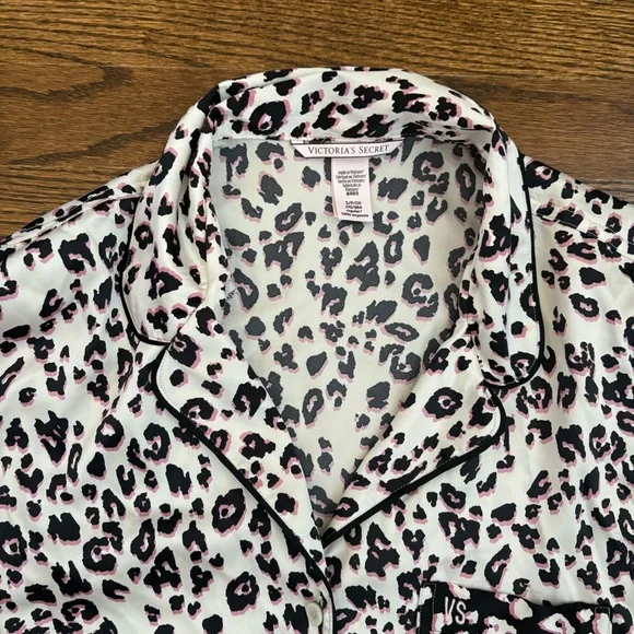 Victoria's Secret Pajama Set - Black and pink Leopard - Picture 3 of 6